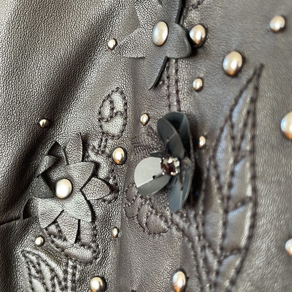 Collarless Leather Jacket - image 5